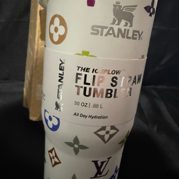 New Stanley 30oz White Tumbler with Stunning LColorfulV Pattern - Picture 8 of 9